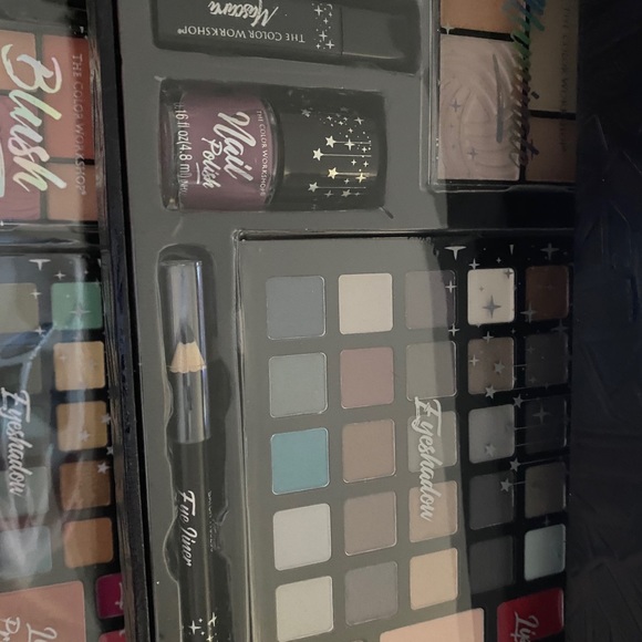 Three tiered make up box - Picture 4 of 5